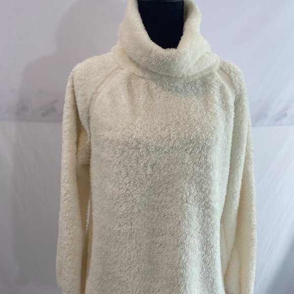 SOLD Old Navy Winter White Fleece Mock Neck Long Sleeve Top NWOT - Picture 12 of 15